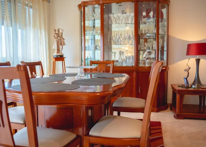 Large Modern דירה