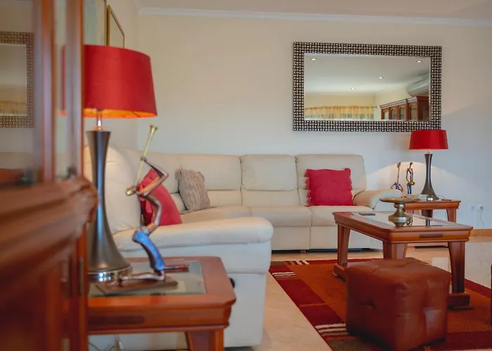 Large Modern Appartement